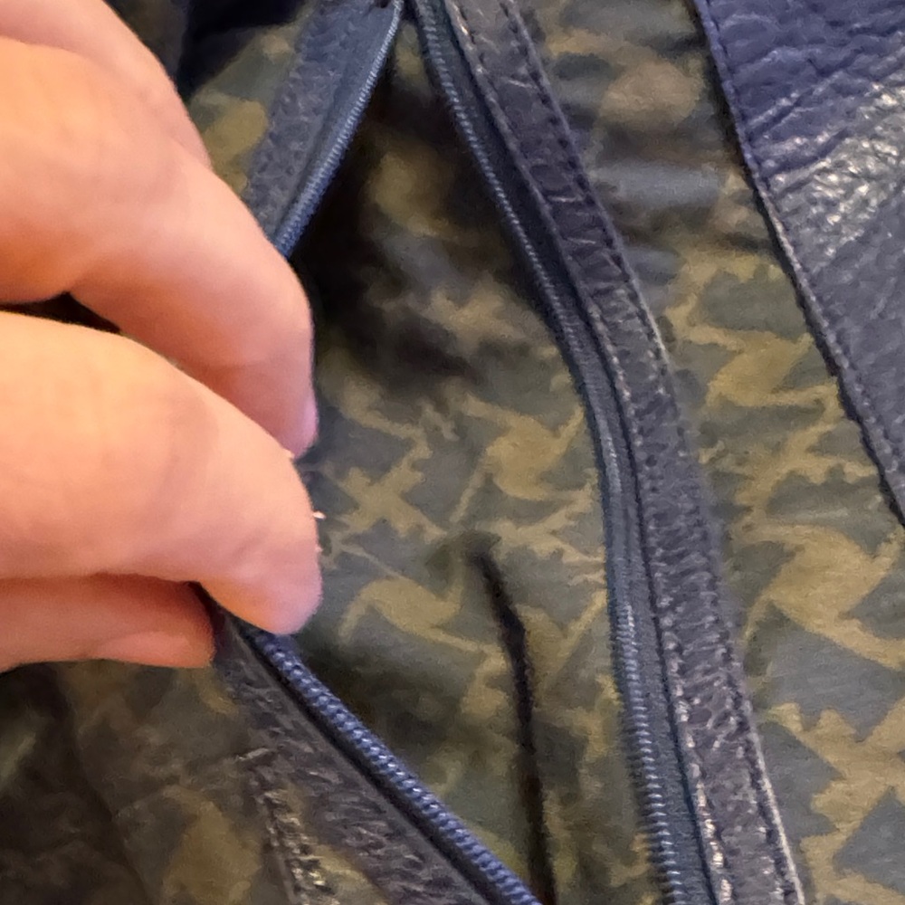 Juicy Couture Blue Tote Bag - Picture 7 of 14